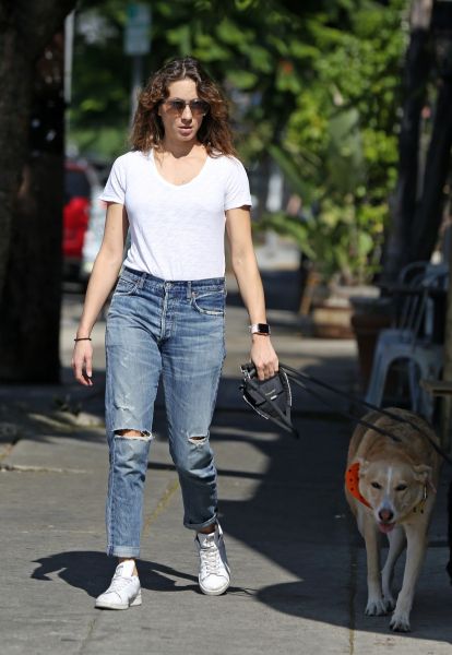HQ
