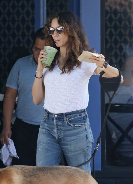 HQ
