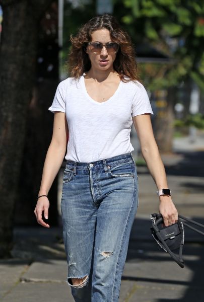 HQ
