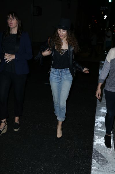 HQ
