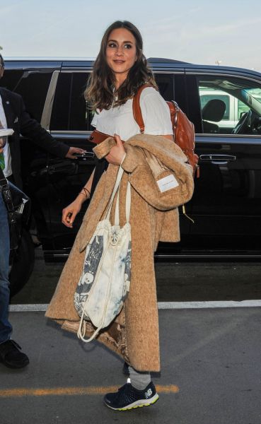HQ
