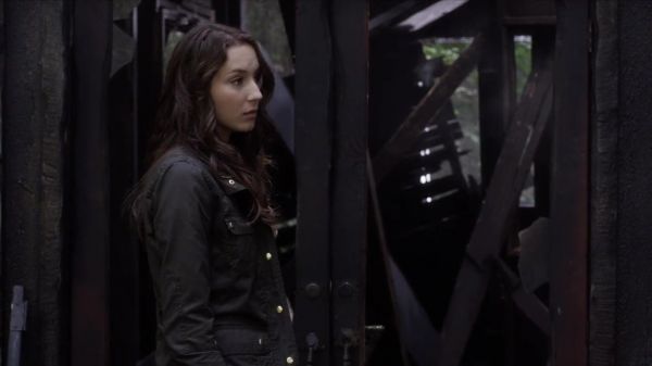PLL_S04E01_720p_JACK_Up_DownloadSeriesHere_0797.jpg