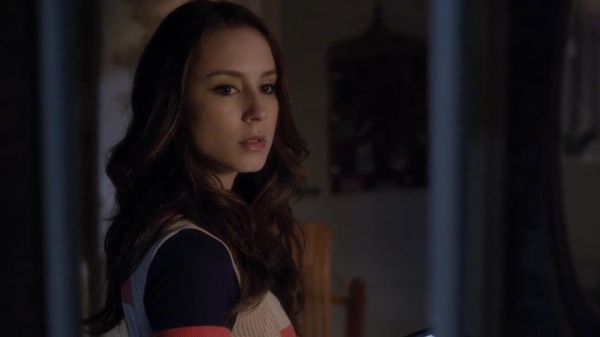 PLL_S04E01_720p_JACK_Up_DownloadSeriesHere_1973.jpg