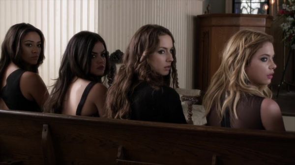 PLL_S04E01_720p_JACK_Up_DownloadSeriesHere_2307.jpg