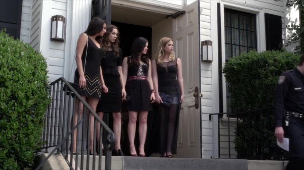 PLL_S04E01_720p_JACK_Up_DownloadSeriesHere_2458.jpg