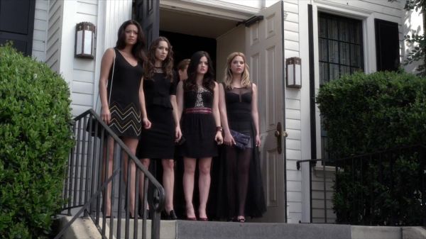 PLL_S04E01_720p_JACK_Up_DownloadSeriesHere_2461.jpg