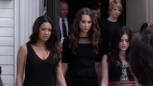 PLL_S04E01_720p_JACK_Up_DownloadSeriesHere_2465.jpg