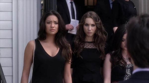 PLL_S04E01_720p_JACK_Up_DownloadSeriesHere_2466.jpg