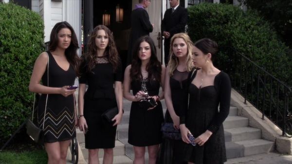 PLL_S04E01_720p_JACK_Up_DownloadSeriesHere_2553.jpg