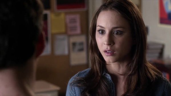 PLL_S04E02_720p_JACK_Up_DownloadSeriesHere_1221.jpg