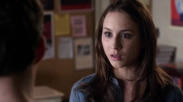 PLL_S04E02_720p_JACK_Up_DownloadSeriesHere_1222.jpg