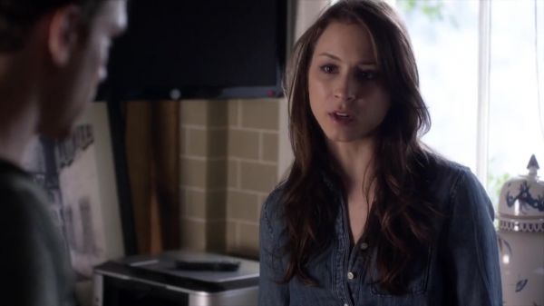 PLL_S04E02_720p_JACK_Up_DownloadSeriesHere_1697.jpg