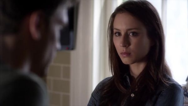 PLL_S04E02_720p_JACK_Up_DownloadSeriesHere_1707.jpg