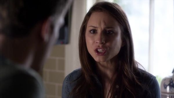 PLL_S04E02_720p_JACK_Up_DownloadSeriesHere_1723.jpg