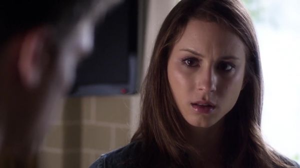 PLL_S04E02_720p_JACK_Up_DownloadSeriesHere_1743.jpg