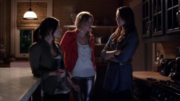 PLL_S04E02_720p_JACK_Up_DownloadSeriesHere_2504.jpg