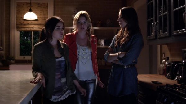 PLL_S04E02_720p_JACK_Up_DownloadSeriesHere_2506.jpg