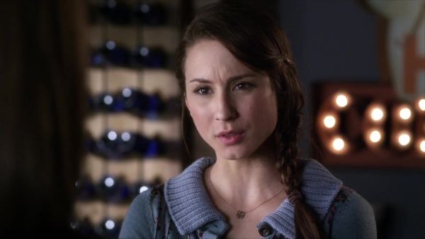 PLL_S04E03_720p_JACK_Up_DownloadSeriesHere_0275.jpg