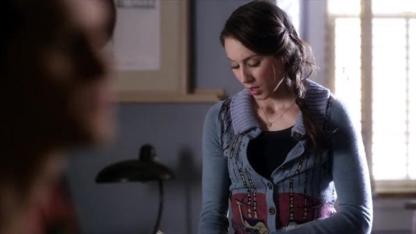 PLL_S04E03_720p_JACK_Up_DownloadSeriesHere_0580.jpg