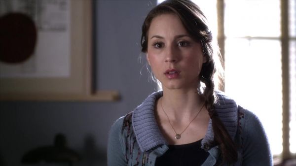 PLL_S04E03_720p_JACK_Up_DownloadSeriesHere_0598.jpg