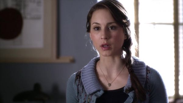 PLL_S04E03_720p_JACK_Up_DownloadSeriesHere_0599.jpg