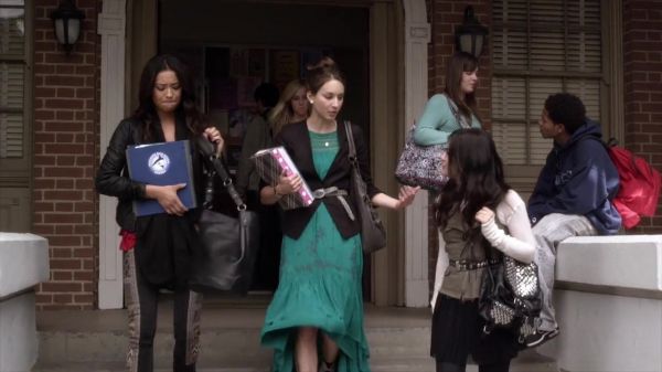 PLL_S04E03_720p_JACK_Up_DownloadSeriesHere_0914.jpg