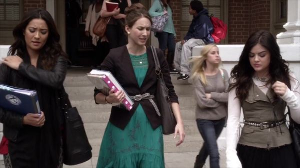 PLL_S04E03_720p_JACK_Up_DownloadSeriesHere_0919.jpg