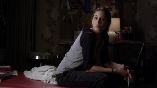PLL_S04E03_720p_JACK_Up_DownloadSeriesHere_2424.jpg