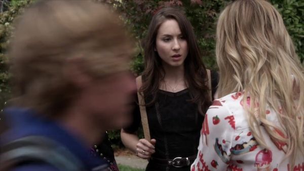 PLL_S04E04_720p_JACK_Up_DownloadSeriesHere_0159.jpg