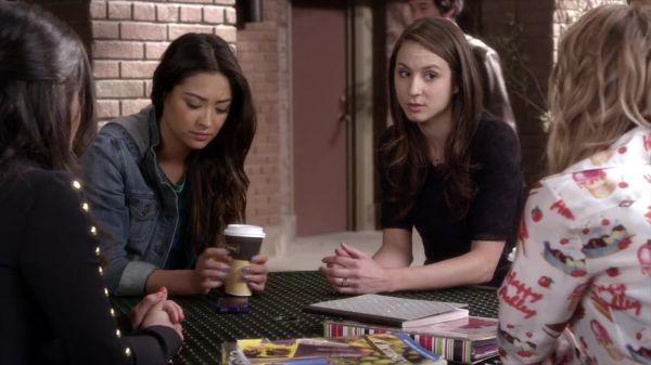 PLL_S04E04_720p_JACK_Up_DownloadSeriesHere_0242.jpg