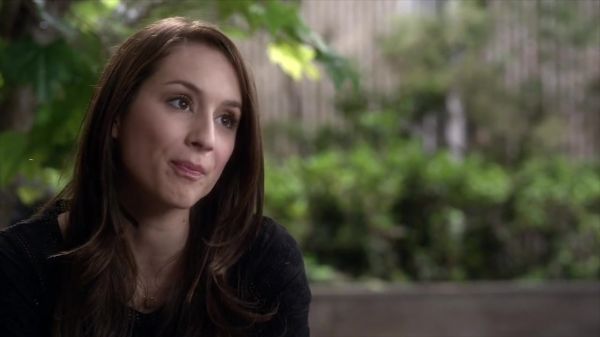 PLL_S04E04_720p_JACK_Up_DownloadSeriesHere_0271.jpg