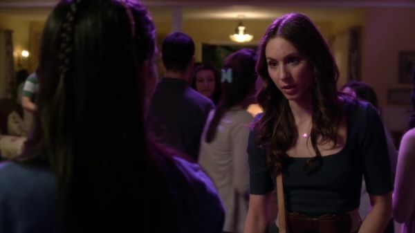 PLL_S04E05_720p_JACK_Up_DownloadSeriesHere_2074.jpg
