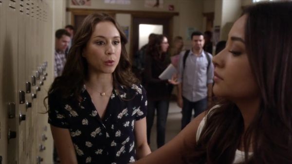 PLL_S04E06_720p_JACK_Up_DownloadSeriesHere_1293.jpg