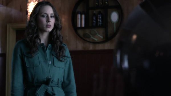 PLL_S04E06_720p_JACK_Up_DownloadSeriesHere_1878.jpg