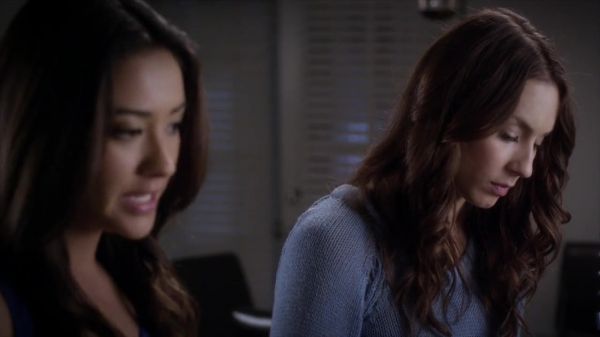 PLL_S04E07_720p_JACK_Up_DownloadSeriesHere_0102.jpg