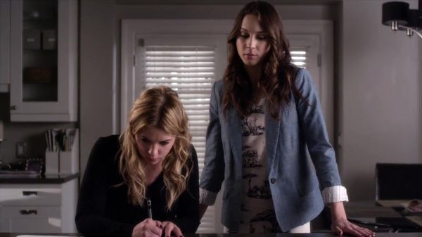 PLL_S04E07_720p_JACK_Up_DownloadSeriesHere_1106.jpg