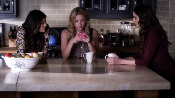 PLL_S04E08_720p_JACK_Up_DownloadSeriesHere_0165.jpg