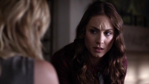 PLL_S04E08_720p_JACK_Up_DownloadSeriesHere_0179.jpg