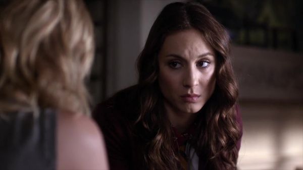 PLL_S04E08_720p_JACK_Up_DownloadSeriesHere_0190.jpg