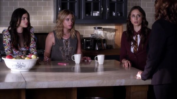 PLL_S04E08_720p_JACK_Up_DownloadSeriesHere_0209.jpg