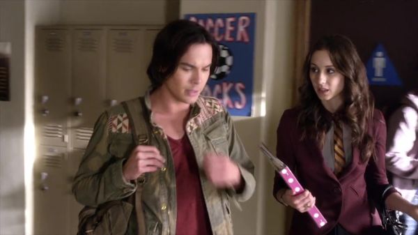 PLL_S04E08_720p_JACK_Up_DownloadSeriesHere_0549.jpg