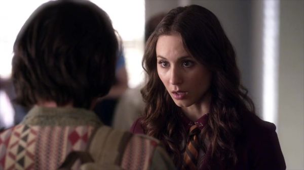 PLL_S04E08_720p_JACK_Up_DownloadSeriesHere_0607.jpg