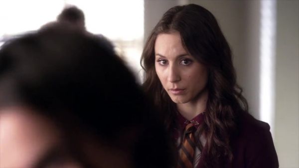 PLL_S04E08_720p_JACK_Up_DownloadSeriesHere_0611.jpg