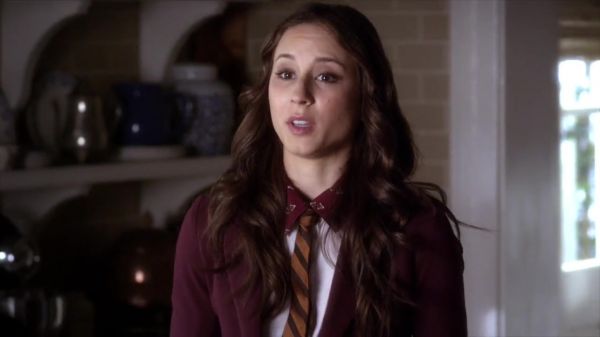 PLL_S04E08_720p_JACK_Up_DownloadSeriesHere_0867.jpg