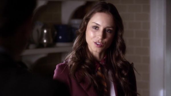 PLL_S04E08_720p_JACK_Up_DownloadSeriesHere_0869.jpg