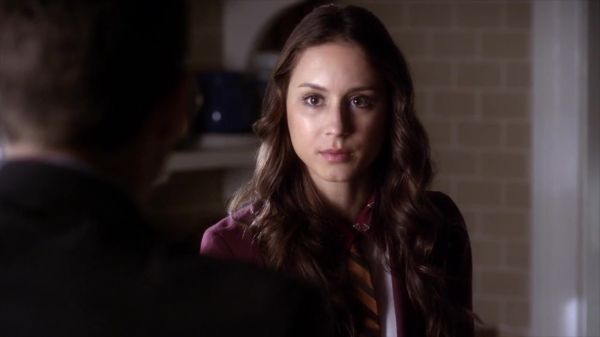 PLL_S04E08_720p_JACK_Up_DownloadSeriesHere_0894.jpg