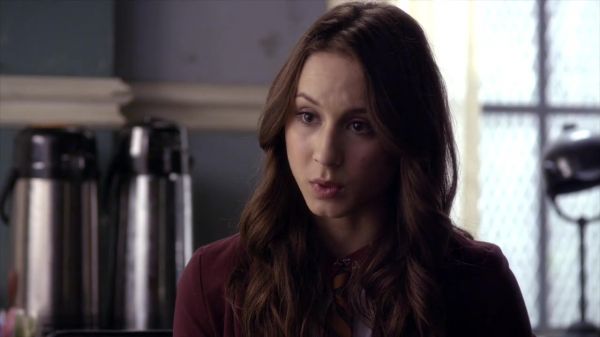 PLL_S04E08_720p_JACK_Up_DownloadSeriesHere_1112.jpg