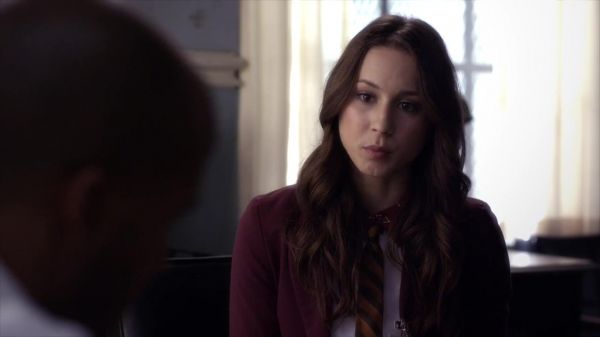 PLL_S04E08_720p_JACK_Up_DownloadSeriesHere_1140.jpg