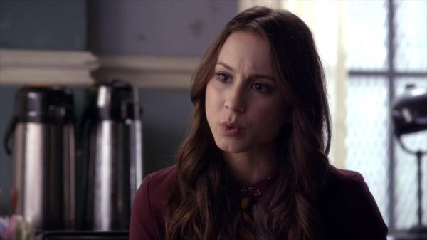 PLL_S04E08_720p_JACK_Up_DownloadSeriesHere_1149.jpg