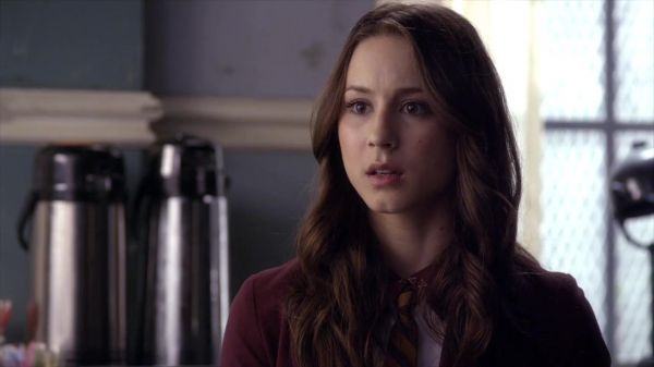 PLL_S04E08_720p_JACK_Up_DownloadSeriesHere_1153.jpg